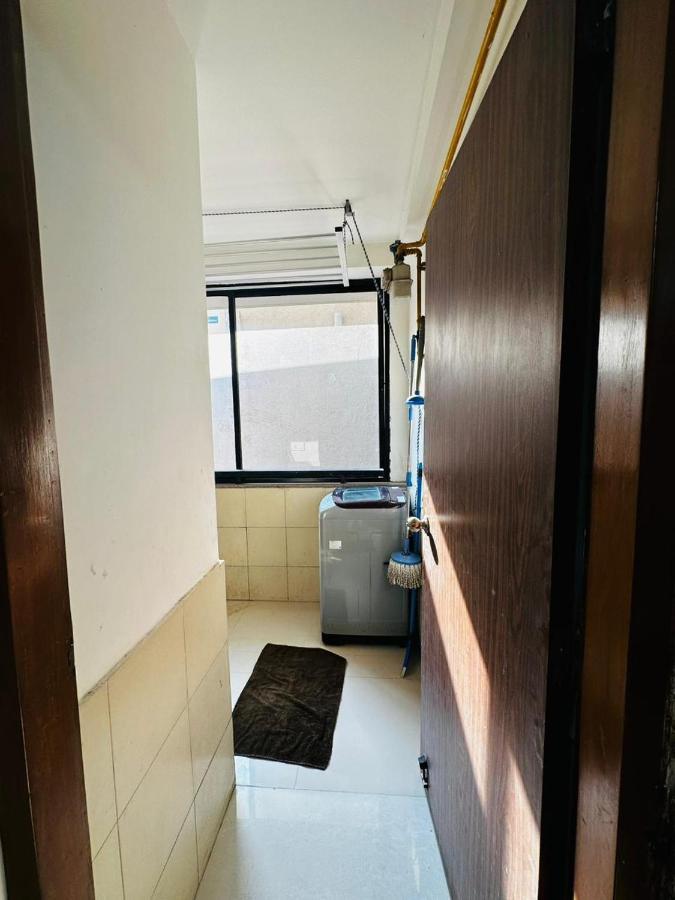 River Front Property Ahmedabad Eksteriør billede