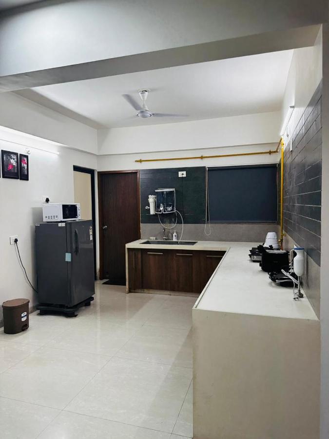 River Front Property Ahmedabad Eksteriør billede
